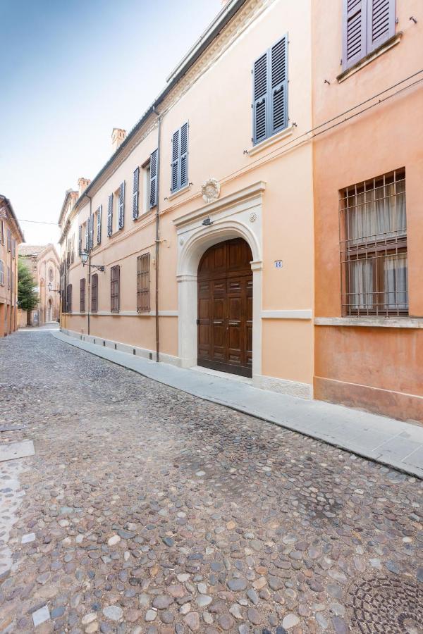 Palazzo Sabbioni Suite Del Conte Elegant Suite In Old Monastery City Center Ferrara Kültér fotó